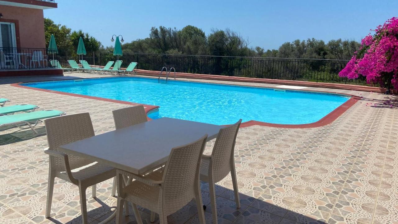 Paradise Studios Свороната Экстерьер фото