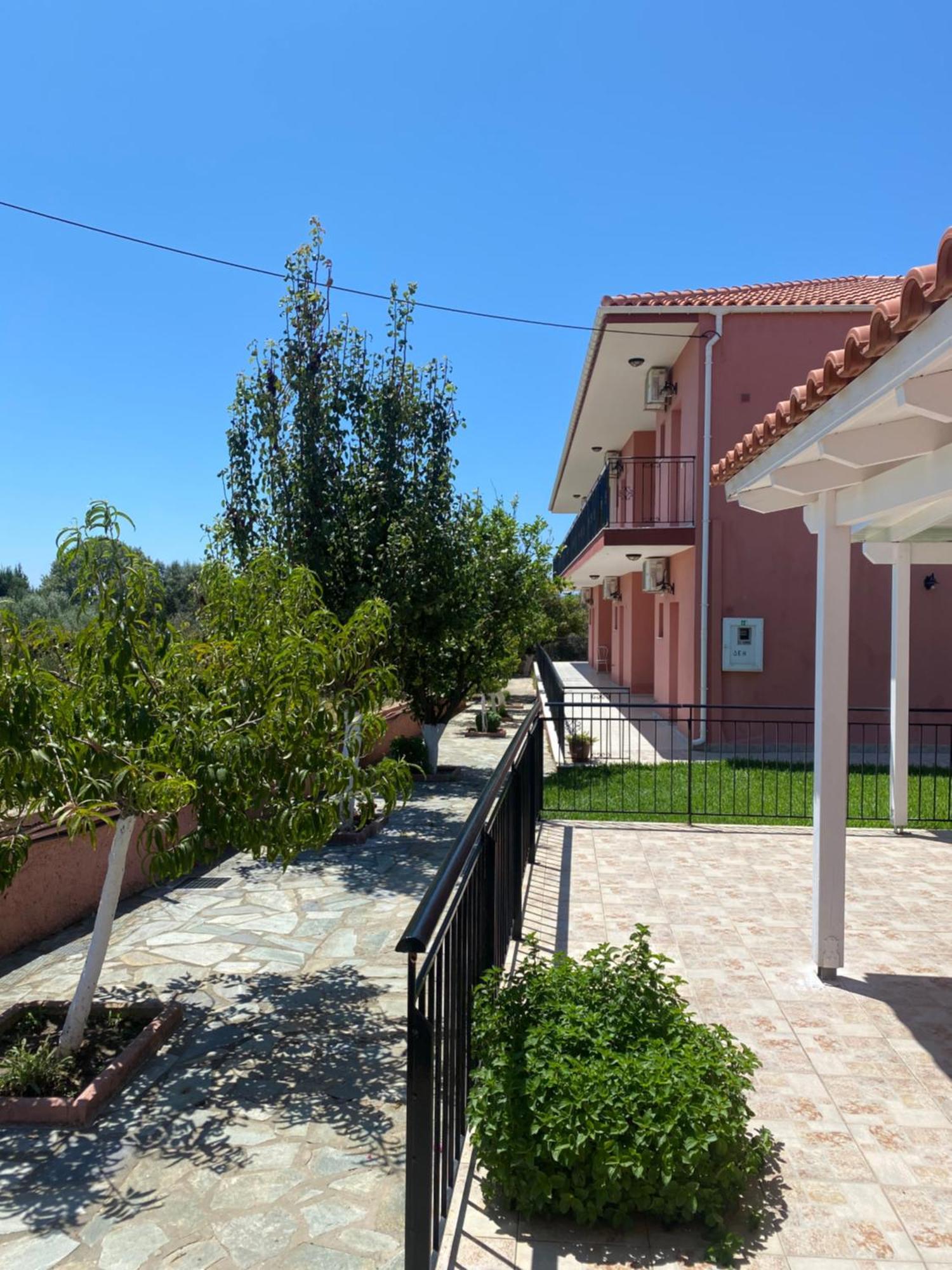 Paradise Studios Свороната Экстерьер фото